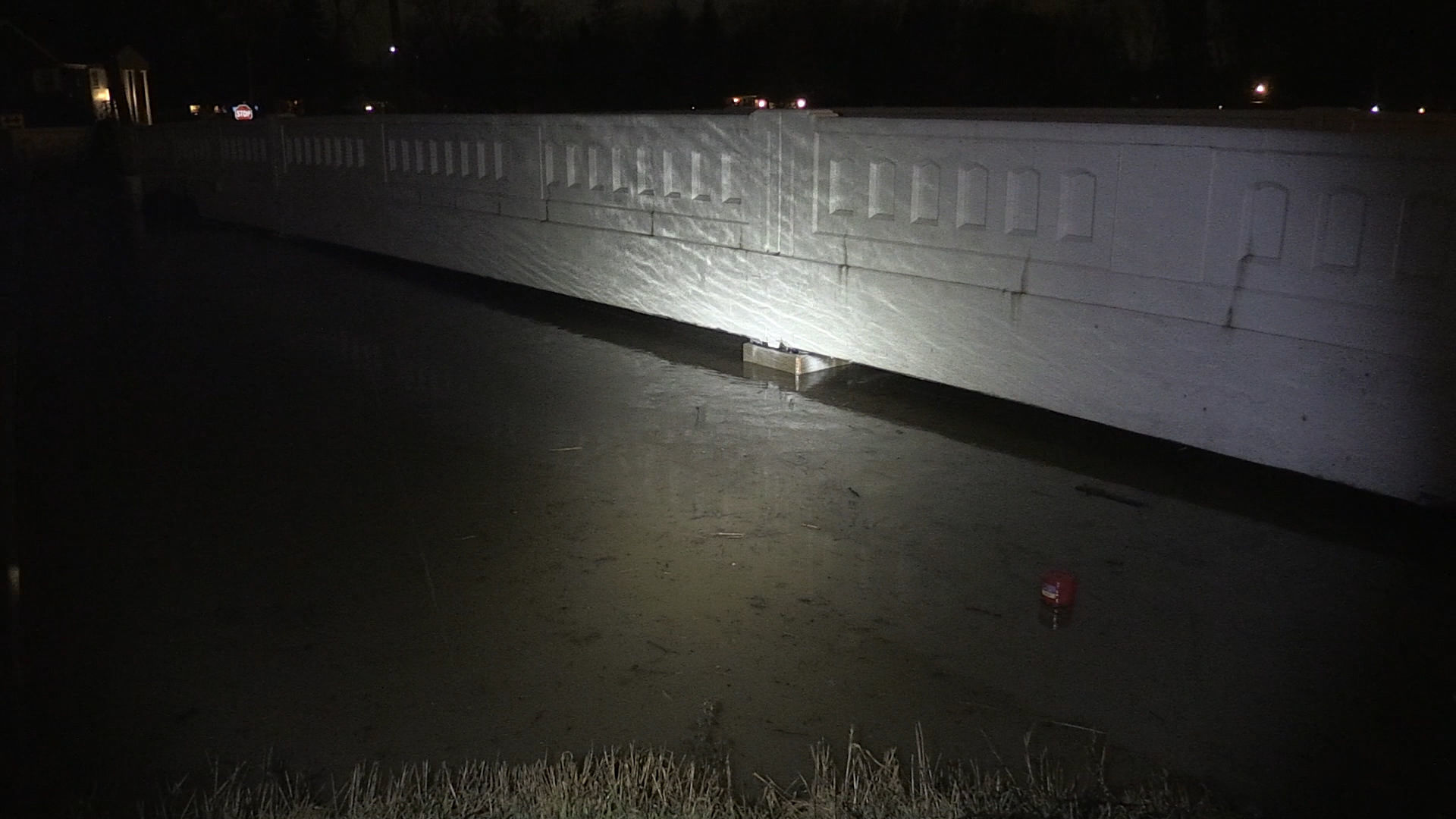 Communities along Little Calumet River brace for flooding; high water hampers travel